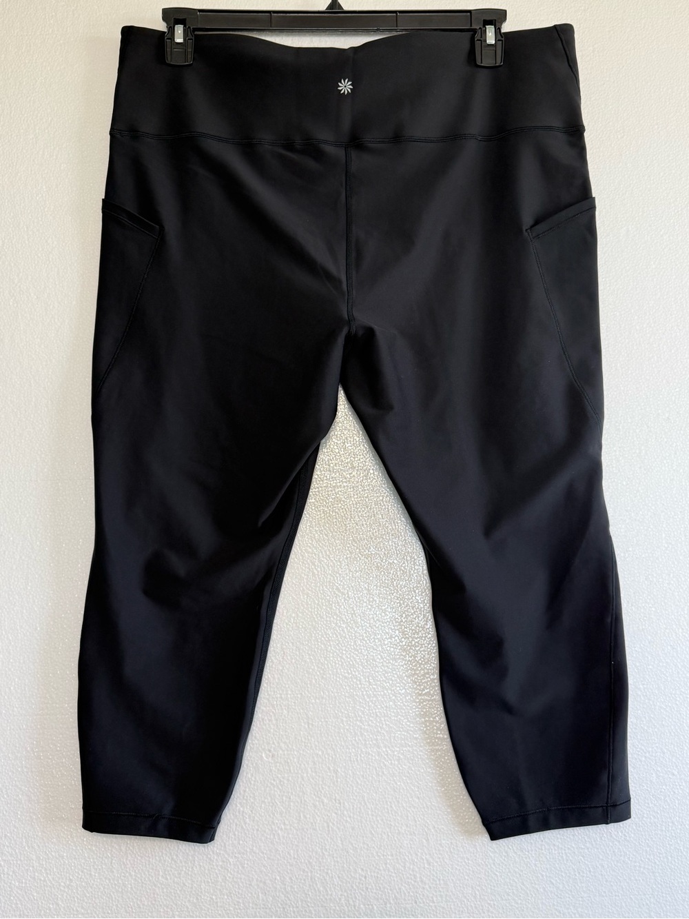 Athleta Interval Stash 7/8 Tight Leggings Black Crop Activewear Pockets Size 2X